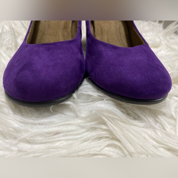 Aerosoles Black & Plum velvet gold studded wedge heel “Plum Tree” 2 pair $25 - Picture 10 of 13